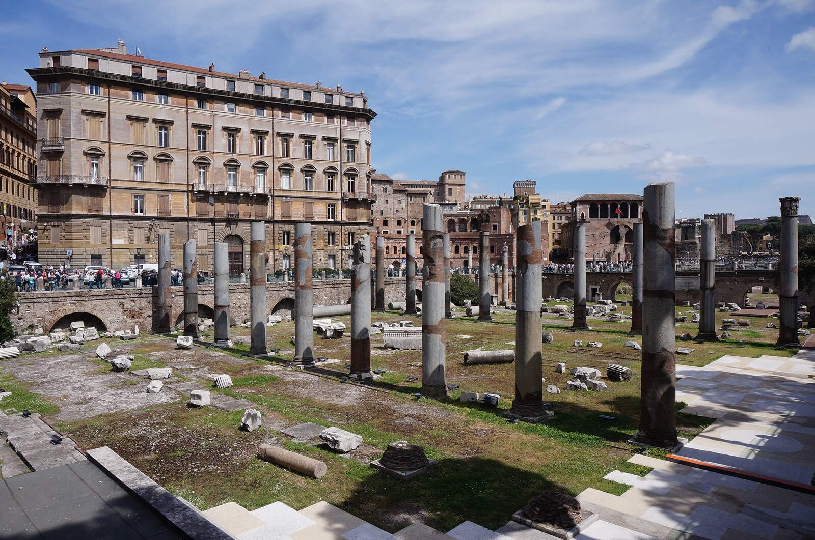ANCIENT ROMAN RUINS - BASILICA ULPIA 001