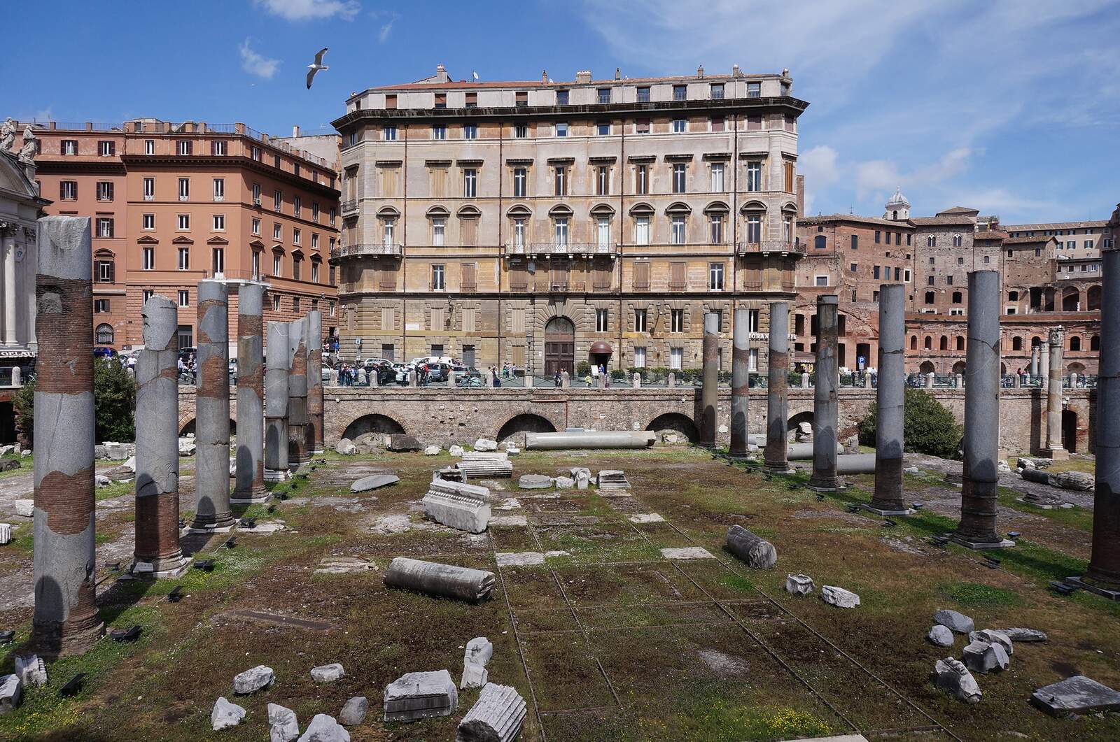 ANCIENT ROMAN RUINS - BASILICA ULPIA 002